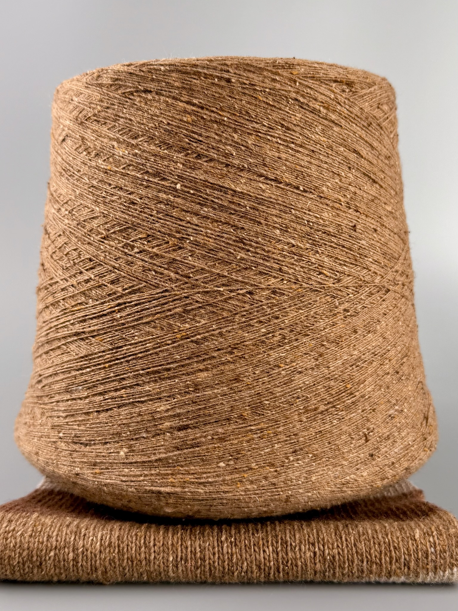 Zimpfer Wolle Selezione Art. Cardiff Tweed Nm 1/10500 – Merino Seide Garn col. Tabakton foto 2